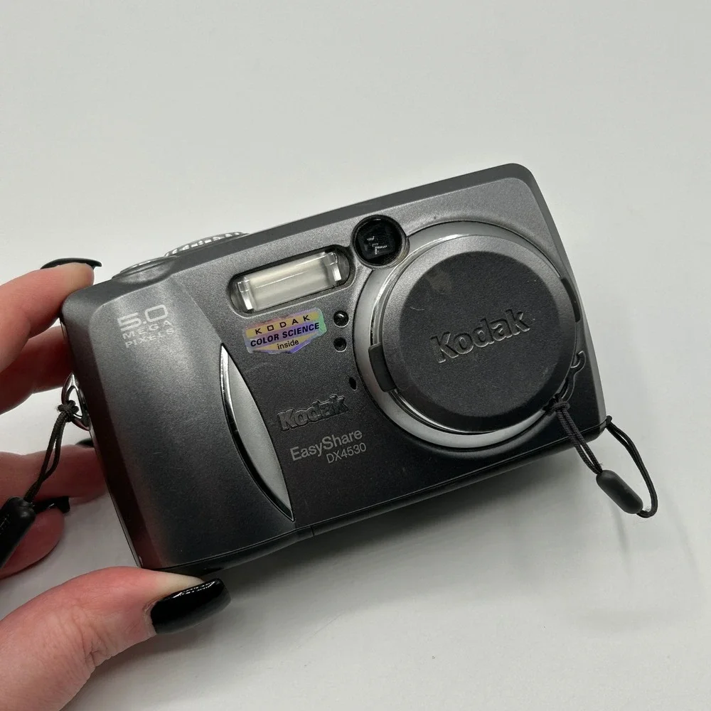 Kodak EasyShare DX4530 5.0MP Digital Camera 3x Optical Zoom Silver with Case